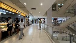 Lucky Plaza (D9), Retail #628804111